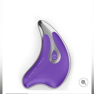 Nurse Jamie triangle facial beauty tool